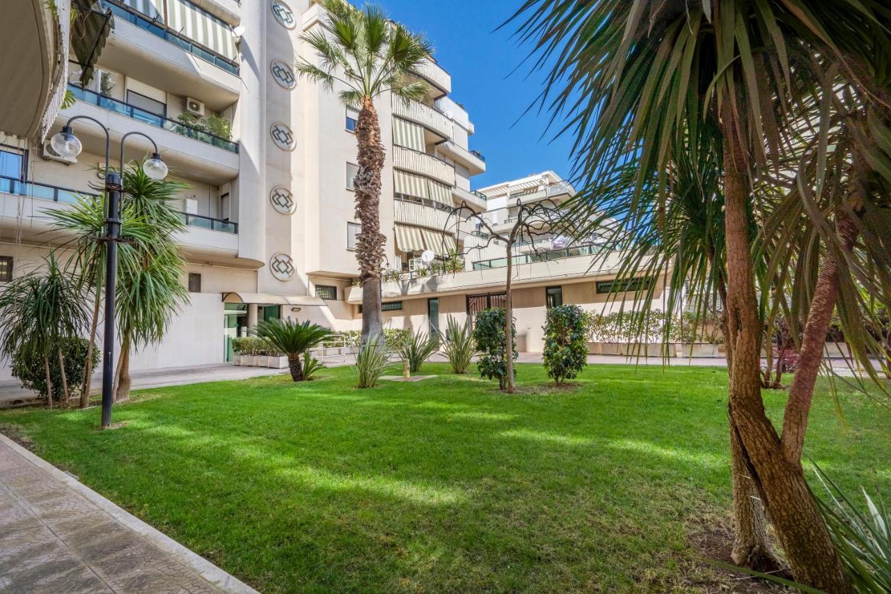 Grazia Attic Apartment With Terrace Trani Exterior foto